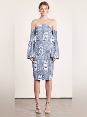 Elliatt Off‑Shoulder Printed Bodycon Dress NWT Blue White Cocktail Event XS